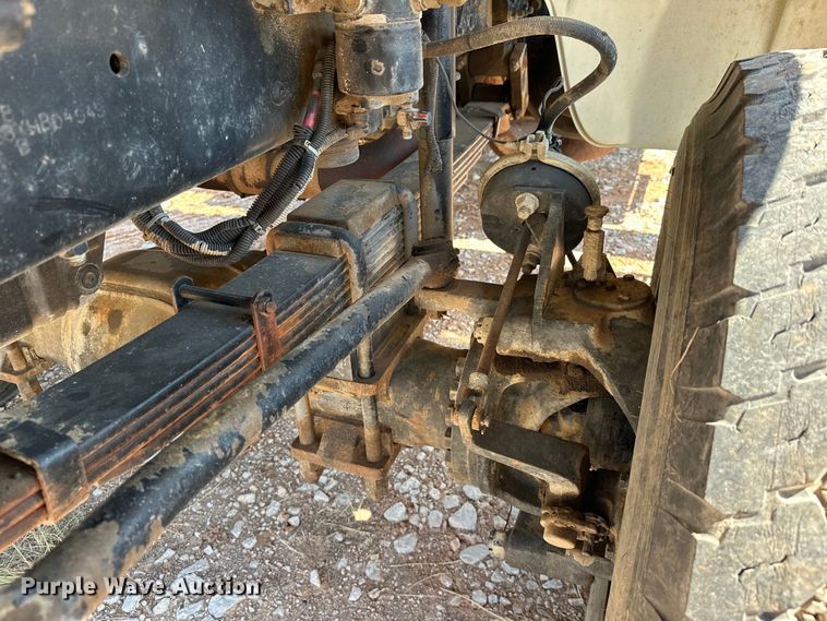 image for item EJ8916 2000 Freightliner  FL80 pressure digger truck