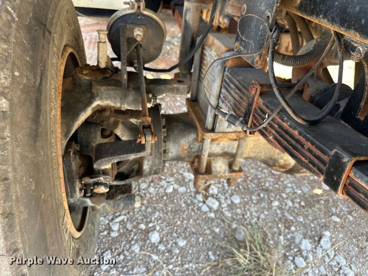 image for item EJ8916 2000 Freightliner  FL80 pressure digger truck