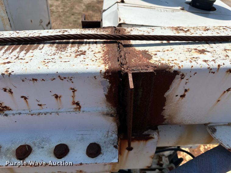 image for item EJ8916 2000 Freightliner  FL80 pressure digger truck