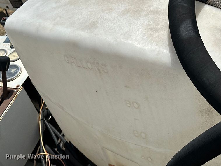 image for item EJ8916 2000 Freightliner  FL80 pressure digger truck