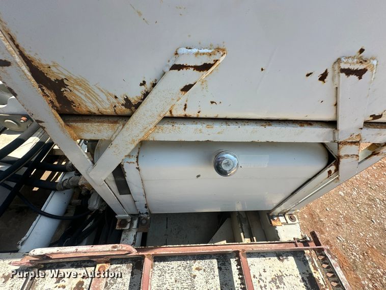 image for item EJ8916 2000 Freightliner  FL80 pressure digger truck