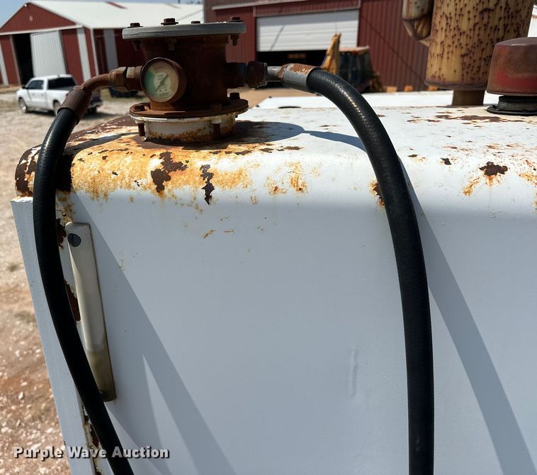 image for item EJ8916 2000 Freightliner  FL80 pressure digger truck