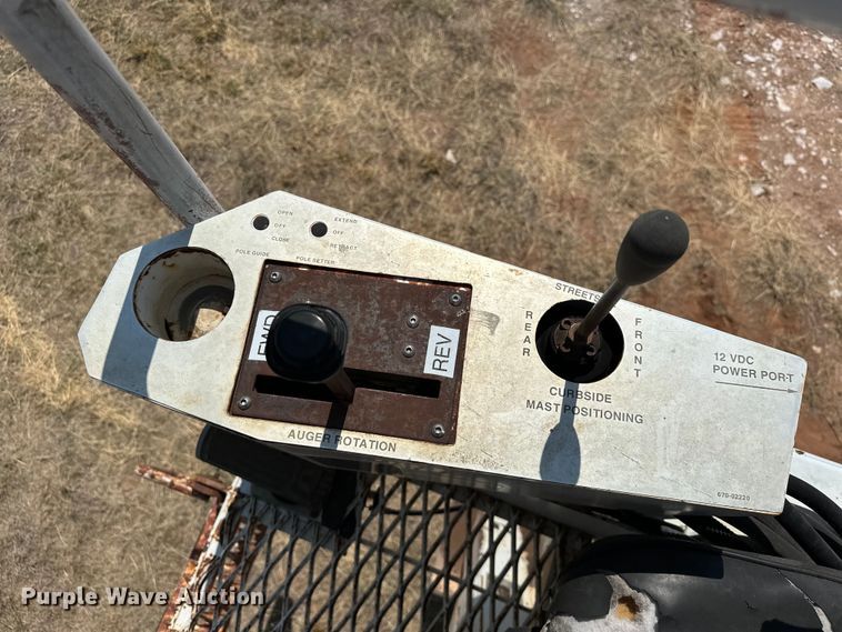 image for item EJ8916 2000 Freightliner  FL80 pressure digger truck