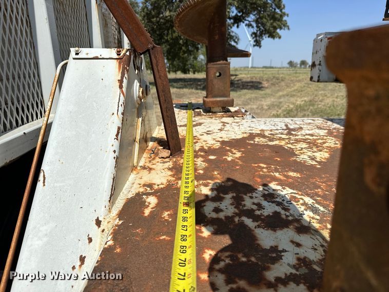 image for item EJ8916 2000 Freightliner  FL80 pressure digger truck