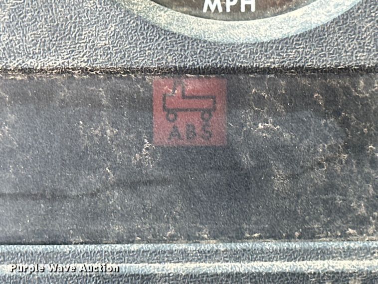 image for item EJ8916 2000 Freightliner  FL80 pressure digger truck