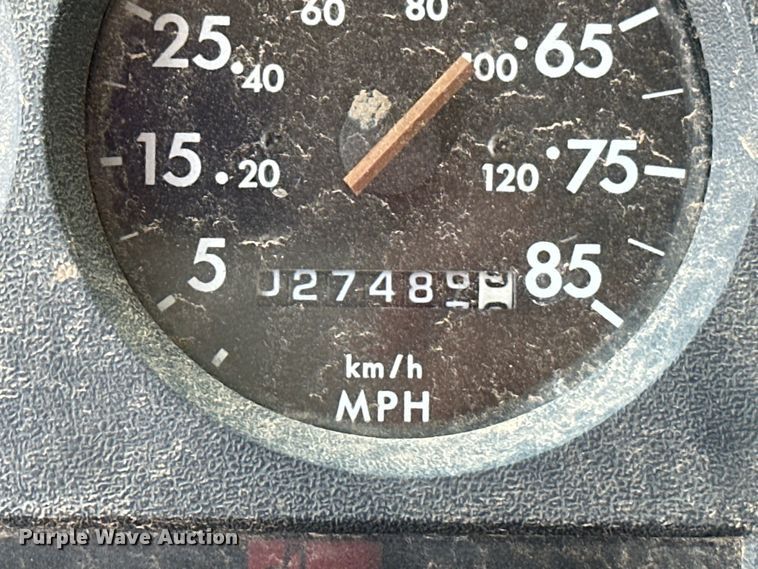 image for item EJ8916 2000 Freightliner  FL80 pressure digger truck