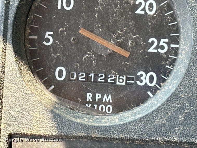 image for item EJ8916 2000 Freightliner  FL80 pressure digger truck