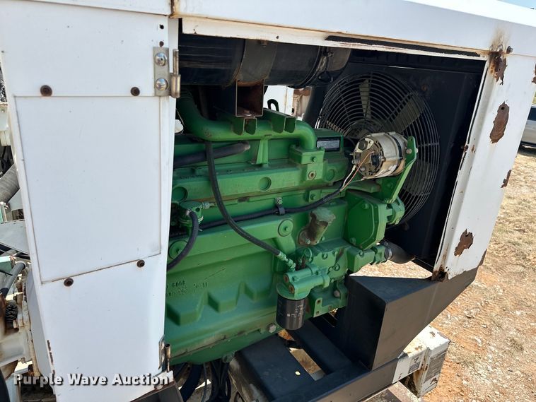 image for item EJ8916 2000 Freightliner  FL80 pressure digger truck