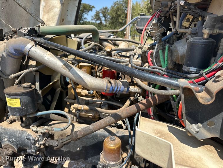 image for item EJ8916 2000 Freightliner  FL80 pressure digger truck