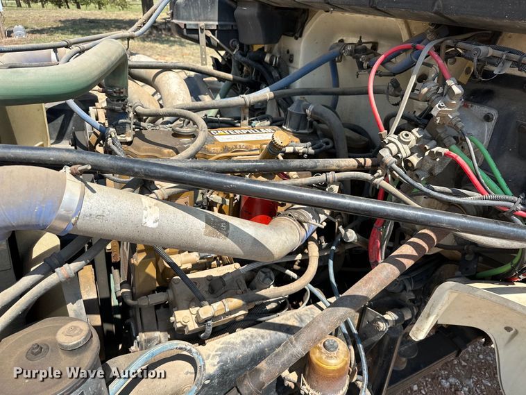 image for item EJ8916 2000 Freightliner  FL80 pressure digger truck