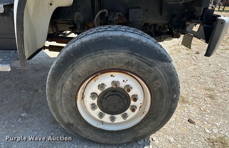 image for item EJ8916 2000 Freightliner  FL80 pressure digger truck