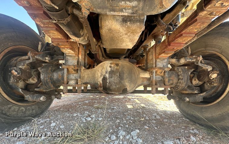 image for item EJ8916 2000 Freightliner  FL80 pressure digger truck