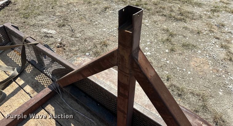 image for item EJ8921 (4) reel stands 