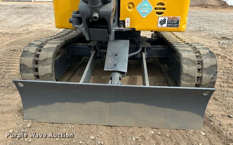 image for item EJ8967 2016 John Deere 17G mini excavator