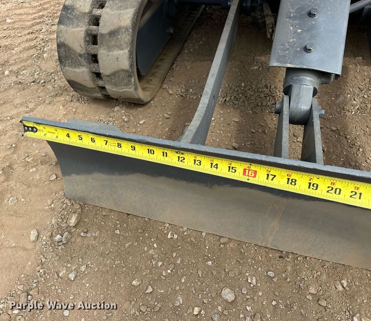 image for item EJ8967 2016 John Deere 17G mini excavator