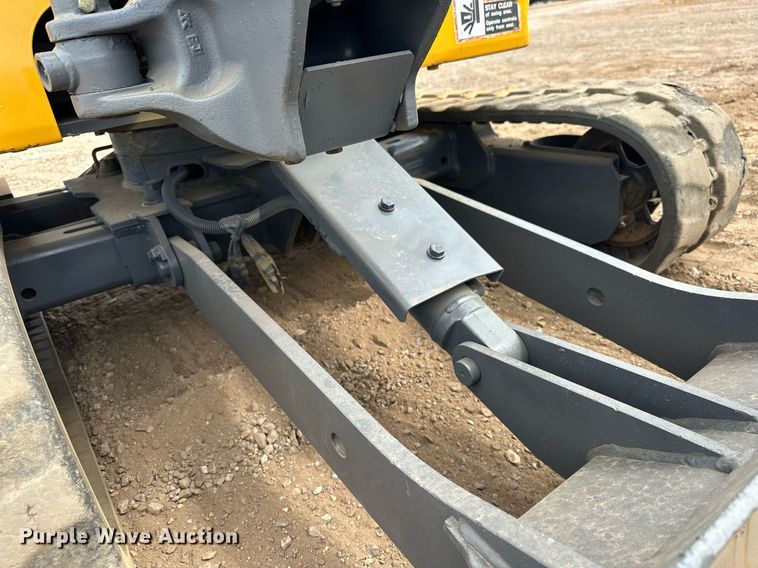 image for item EJ8967 2016 John Deere 17G mini excavator