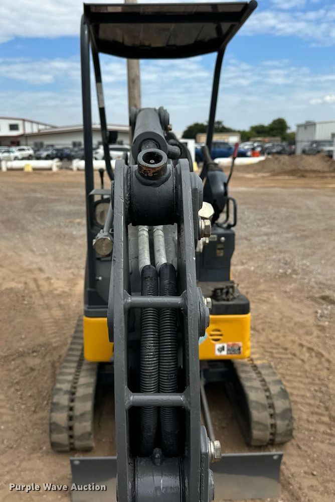 image for item EJ8967 2016 John Deere 17G mini excavator