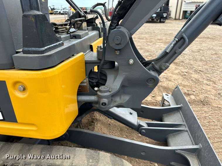 image for item EJ8967 2016 John Deere 17G mini excavator