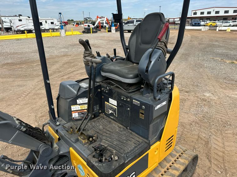 image for item EJ8967 2016 John Deere 17G mini excavator
