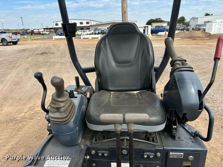 image for item EJ8967 2016 John Deere 17G mini excavator