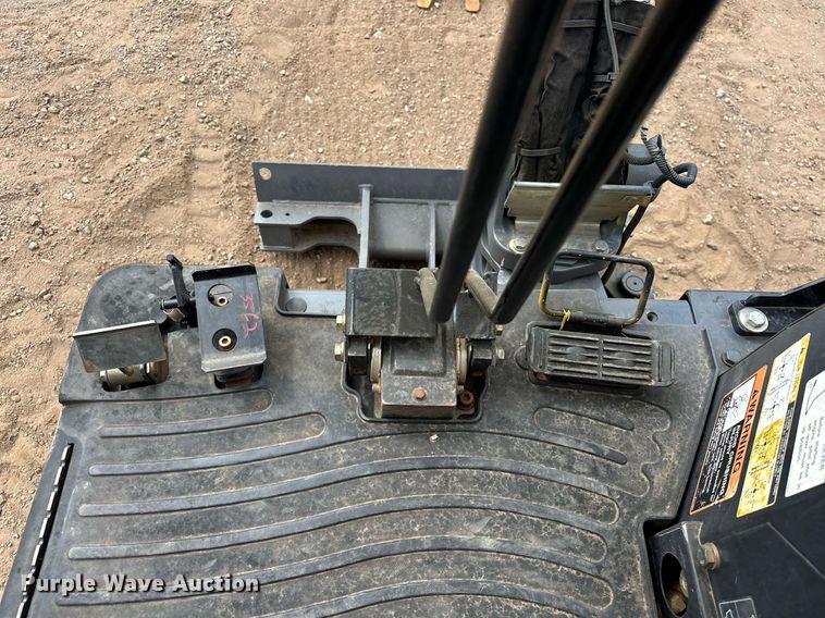 image for item EJ8967 2016 John Deere 17G mini excavator