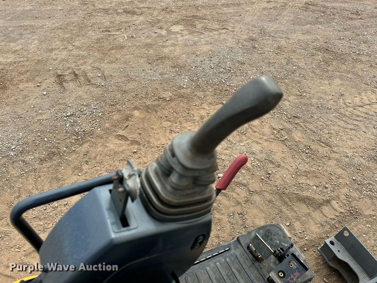 image for item EJ8967 2016 John Deere 17G mini excavator