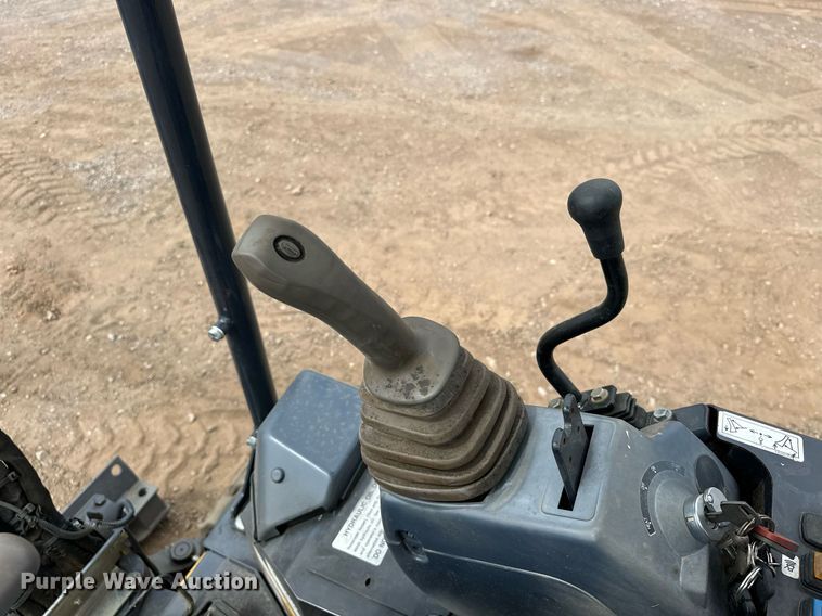 image for item EJ8967 2016 John Deere 17G mini excavator