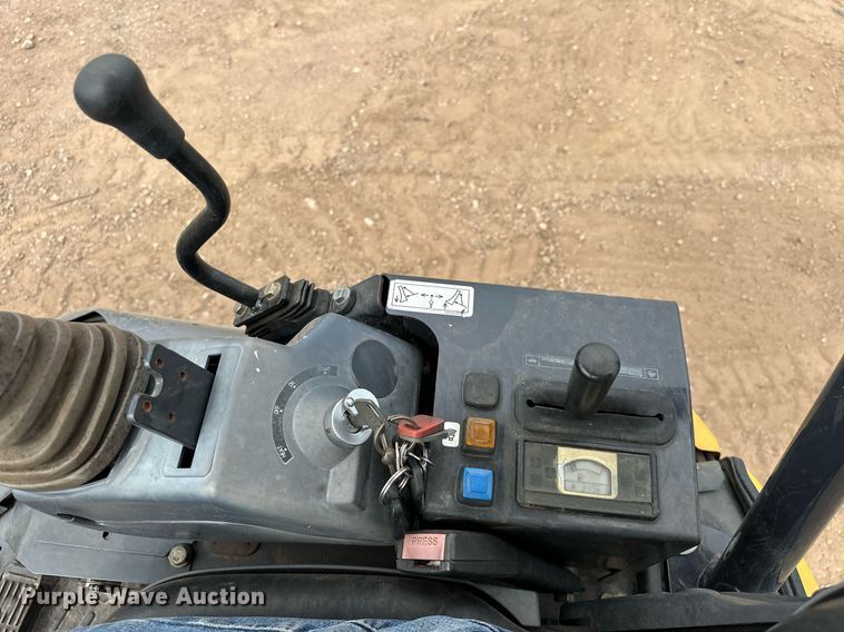 image for item EJ8967 2016 John Deere 17G mini excavator