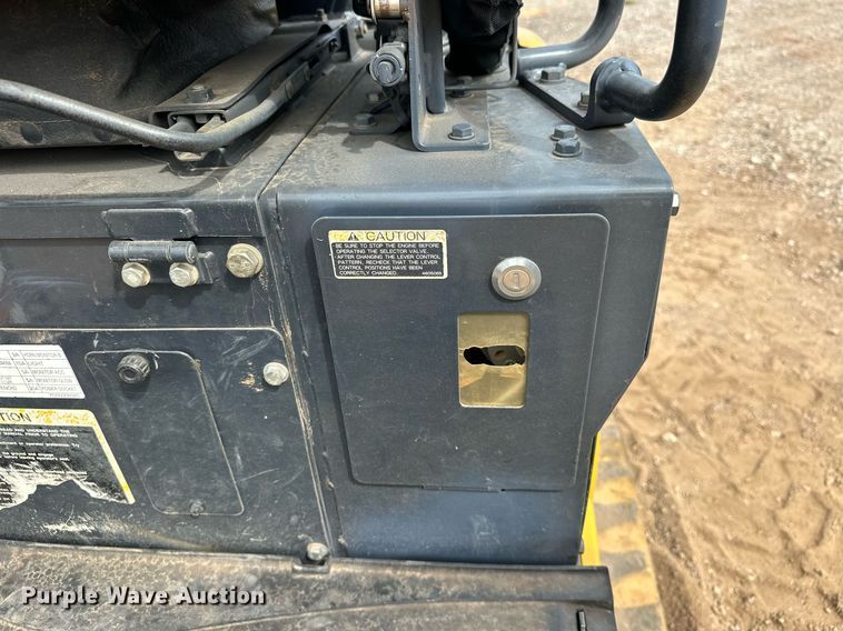 image for item EJ8967 2016 John Deere 17G mini excavator