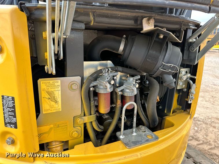 image for item EJ8967 2016 John Deere 17G mini excavator