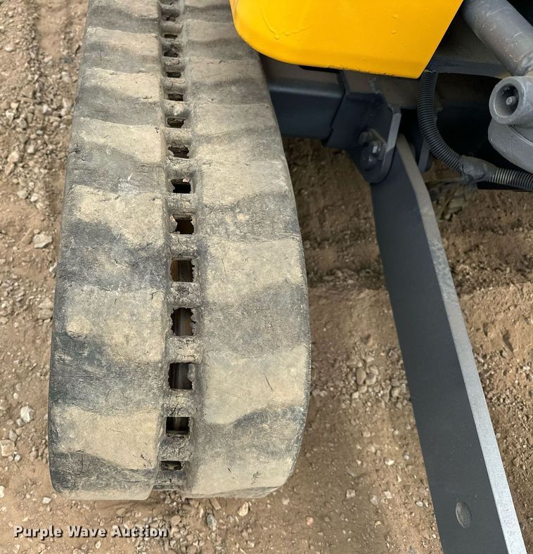 image for item EJ8967 2016 John Deere 17G mini excavator