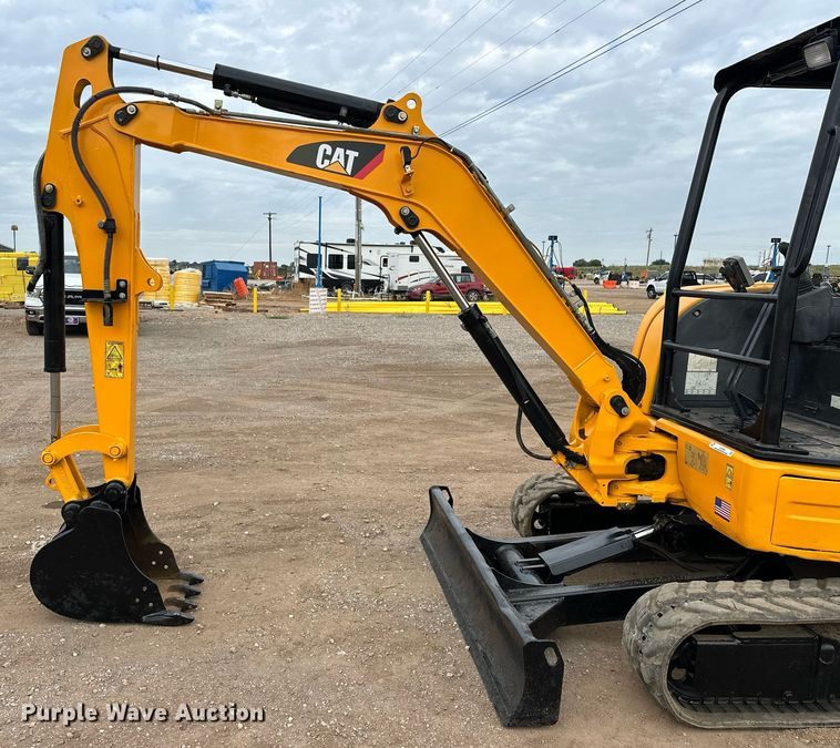 image for item EJ8968 2014 Caterpillar  303.5E mini excavator