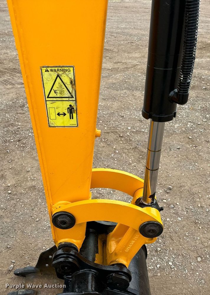 image for item EJ8968 2014 Caterpillar  303.5E mini excavator