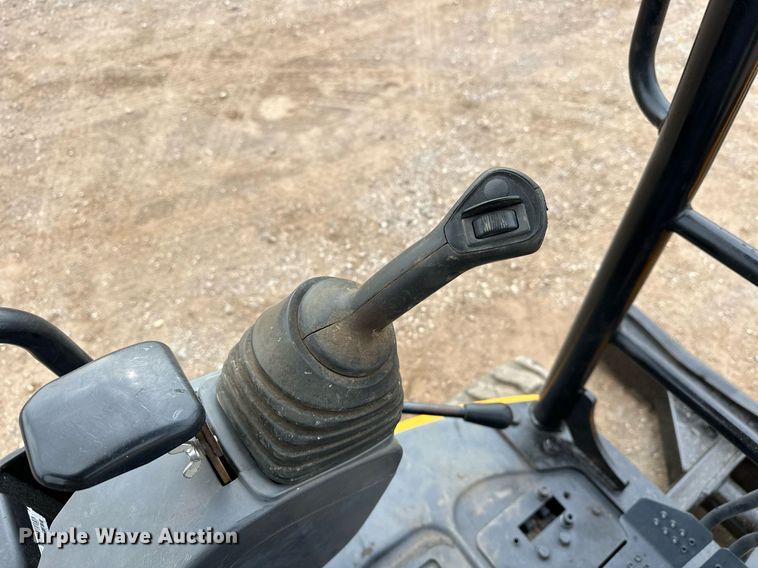 image for item EJ8968 2014 Caterpillar  303.5E mini excavator