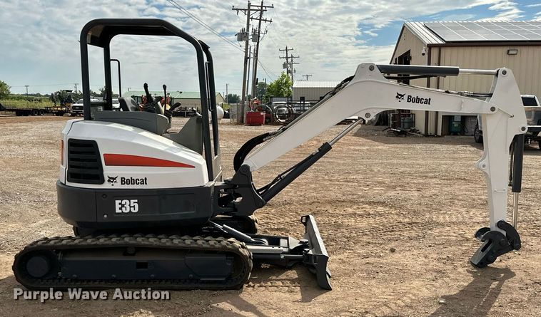 image for item EJ8969 2014 Bobcat E35 mini excavator