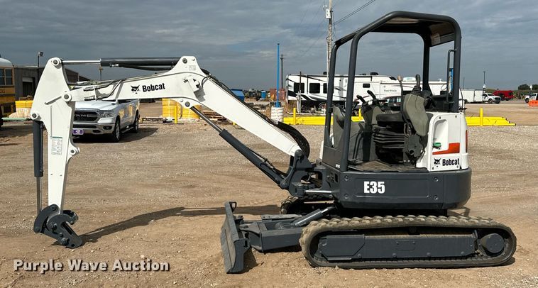 image for item EJ8969 2014 Bobcat E35 mini excavator