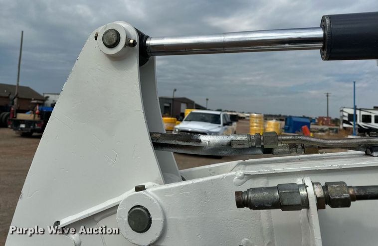 image for item EJ8969 2014 Bobcat E35 mini excavator