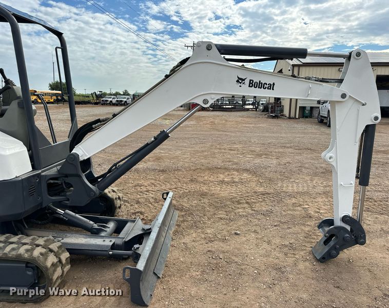 image for item EJ8969 2014 Bobcat E35 mini excavator