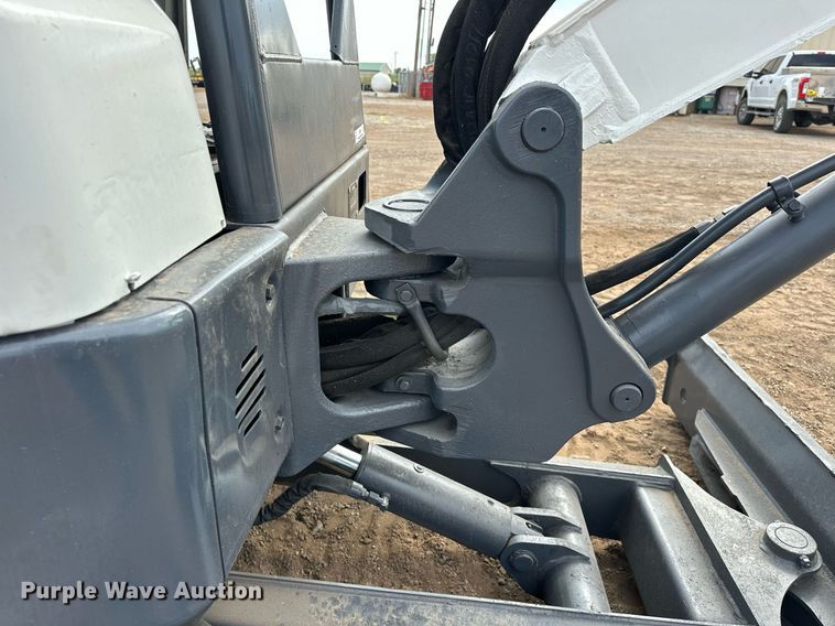 image for item EJ8969 2014 Bobcat E35 mini excavator