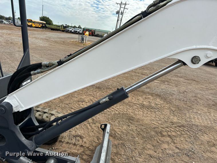 image for item EJ8969 2014 Bobcat E35 mini excavator