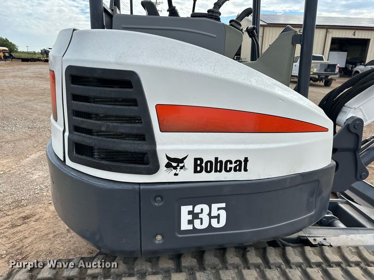 image for item EJ8969 2014 Bobcat E35 mini excavator