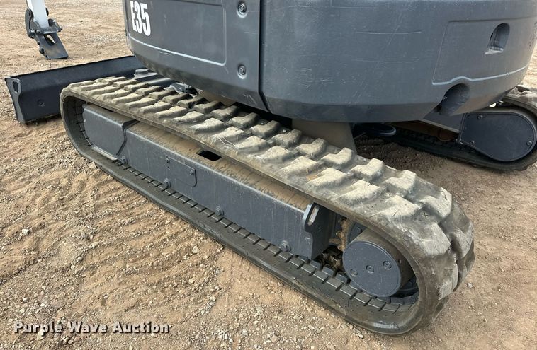 image for item EJ8969 2014 Bobcat E35 mini excavator