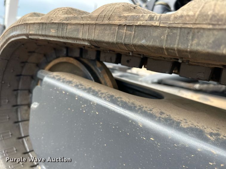 image for item EJ8969 2014 Bobcat E35 mini excavator