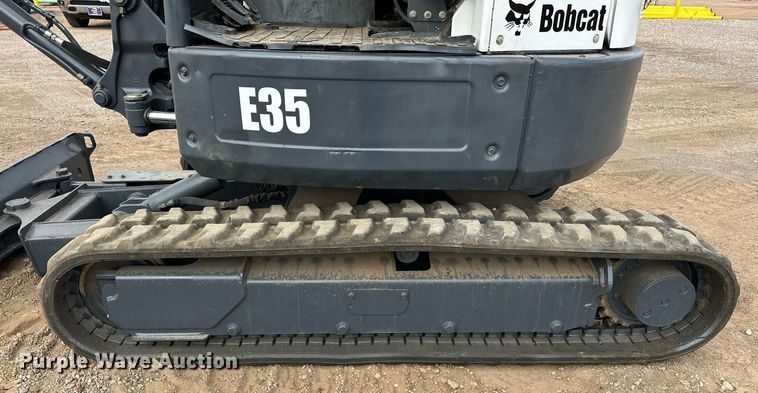 image for item EJ8969 2014 Bobcat E35 mini excavator
