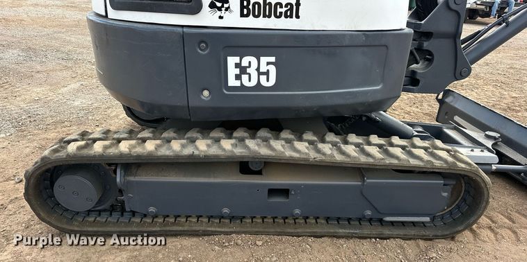image for item EJ8969 2014 Bobcat E35 mini excavator