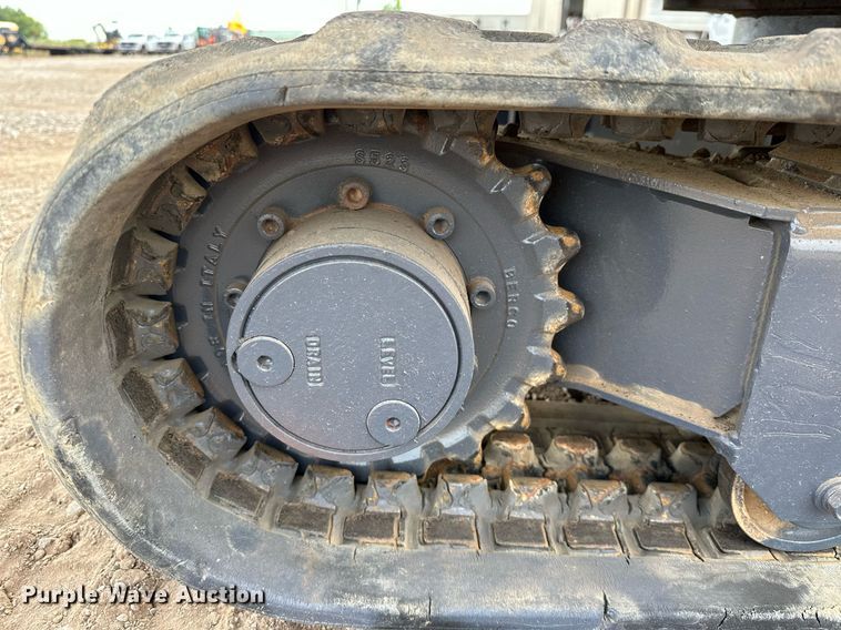 image for item EJ8971 2014 Kubota  KX018-4 mini excavator