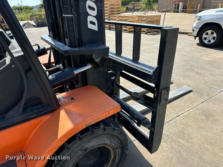 image for item EJ8974 Doosan  D70S-5 forklift