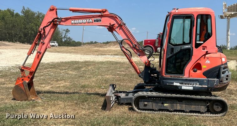 image for item EK3246 2011 Kubota  KX121-3ST mini excavator