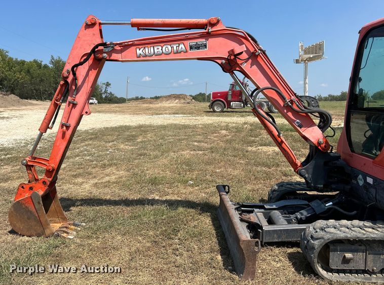 image for item EK3246 2011 Kubota  KX121-3ST mini excavator