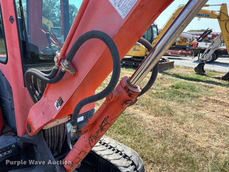 image for item EK3246 2011 Kubota  KX121-3ST mini excavator